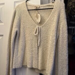 BNWT Hem& Thread Cream V-Neck Open Tie Sweater size S